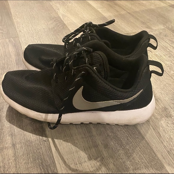 Nike runners - Picture 1 of 3